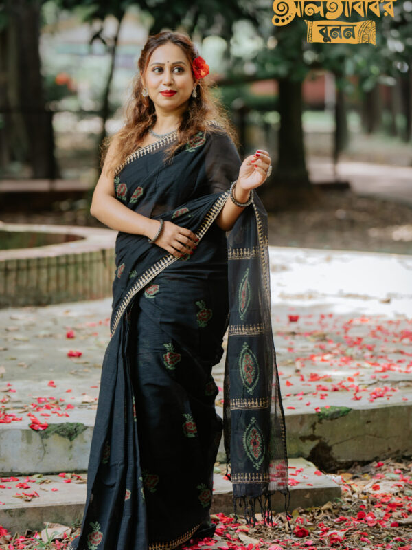 ব্ল্যাক রোজ