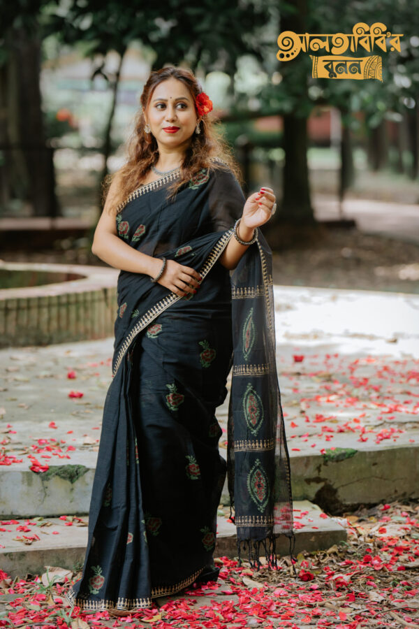 ব্ল্যাক রোজ